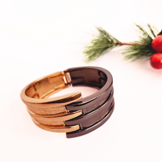 Black and Gold Clutch Bangle Bracelet