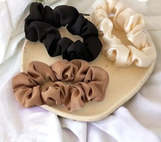 Set of 3 Scrunchies Black Beige Off-White