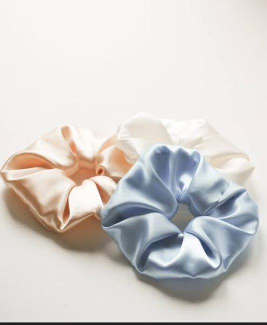 Set of 3 Scrunchies Peach White Sky-Blue